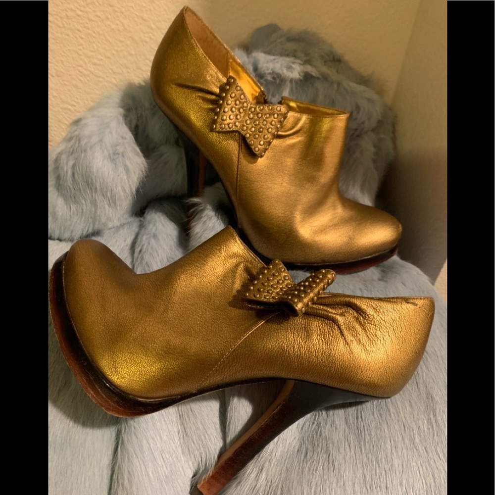 GOLD STUDDED BOW TIE ANKLE BOOT